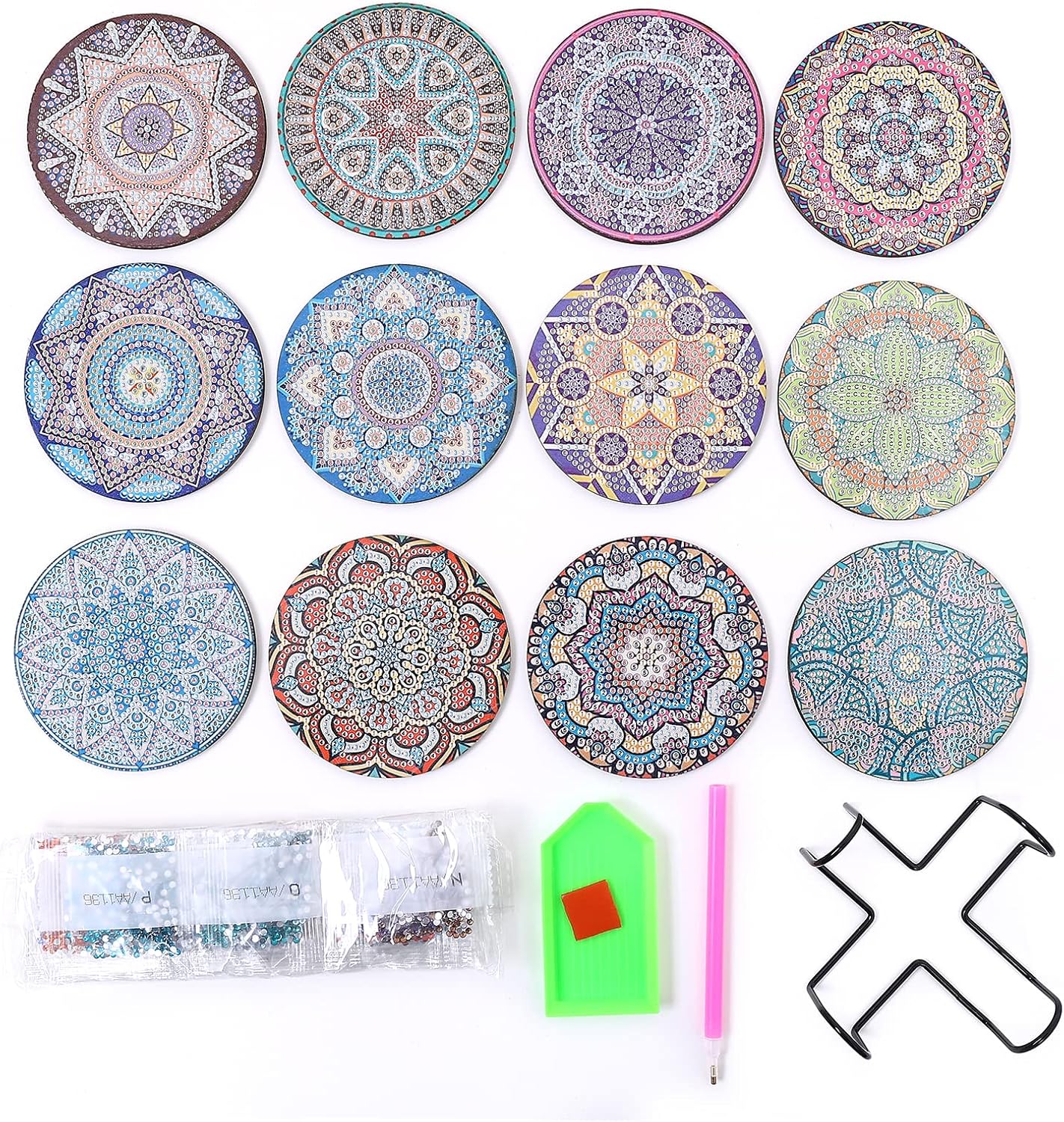 Sæt til diamond painting. 12 stk bordskånere med mandalamønstre i forskellige designs og farver.
