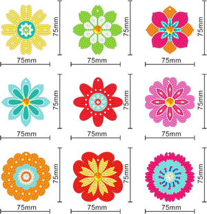 Diamond painting blomsterpynt til ophæng. Måler 7,5 cm i diameter.