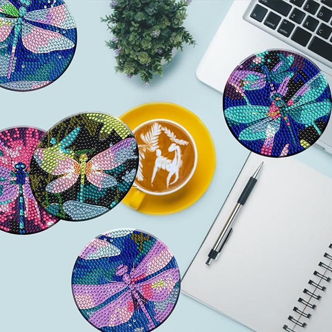 Diamond painting drikkebrikker med farverige gudsmede.