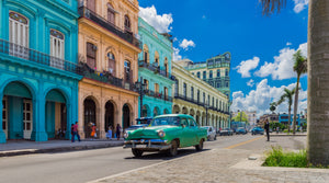 By, Cuba, Veteranbil, Himmel, Skyer, Huse, Vej, Palmer, Bil, Køretøj