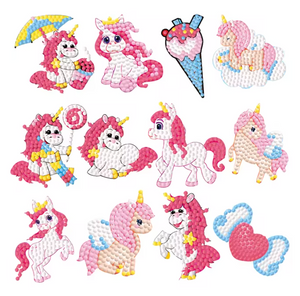 Diamond paint klistermærker med 12 forskellige lyserøde og hvide enhjørninge.