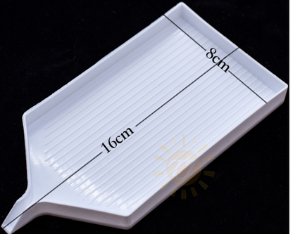 Hvid bakke med tud til diamond art