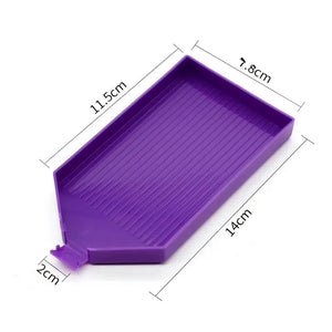 Stor lilla bakke med tud til diamond paint.